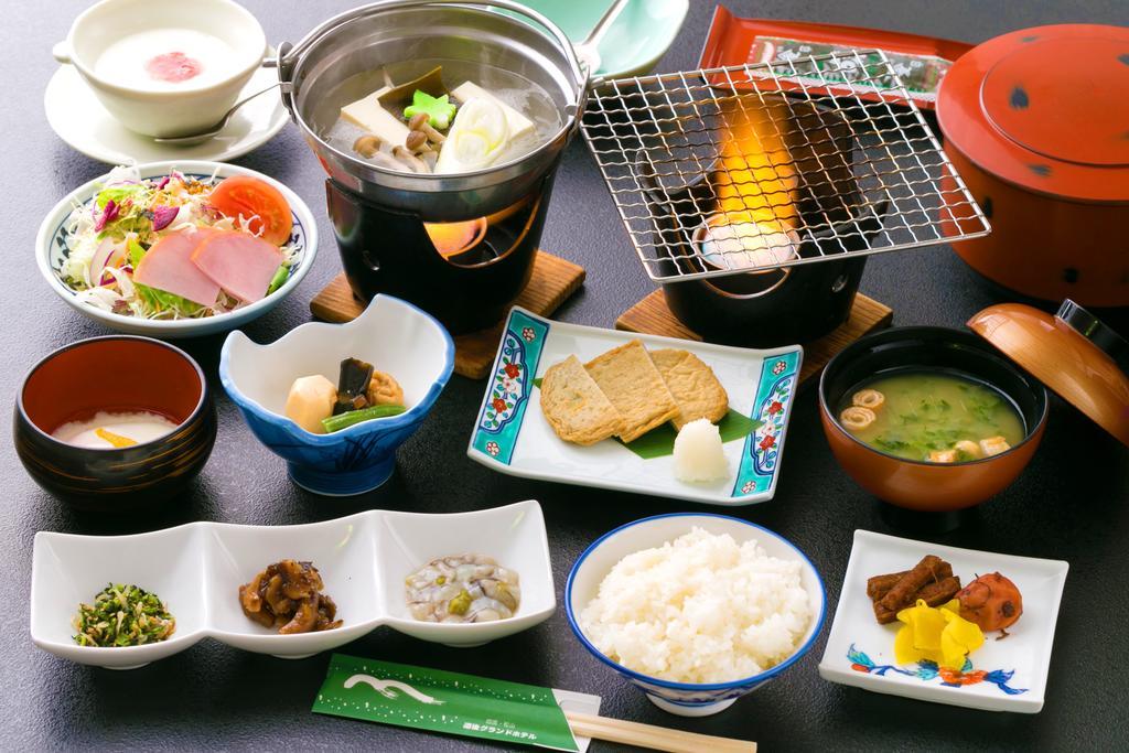 Dogo Grand Hotel Matsuyama  Ngoại thất bức ảnh